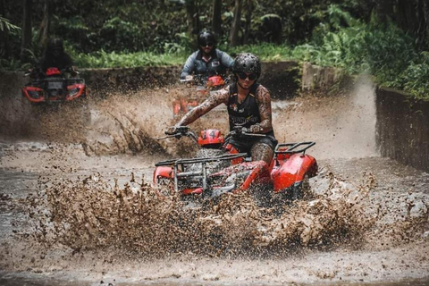 Ubud: Avventura in ATV nella giungla, tunnel della cascata di Bali e pranzoDoppia; ATV Quad Biking - con trasferimenti