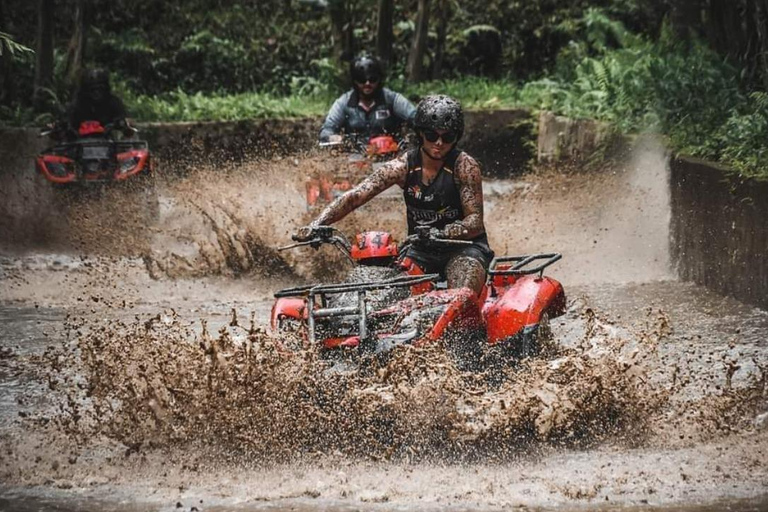 Ubud: Avventura in ATV nella giungla, tunnel della cascata di Bali e pranzoDoppia; ATV Quad Biking - con trasferimenti