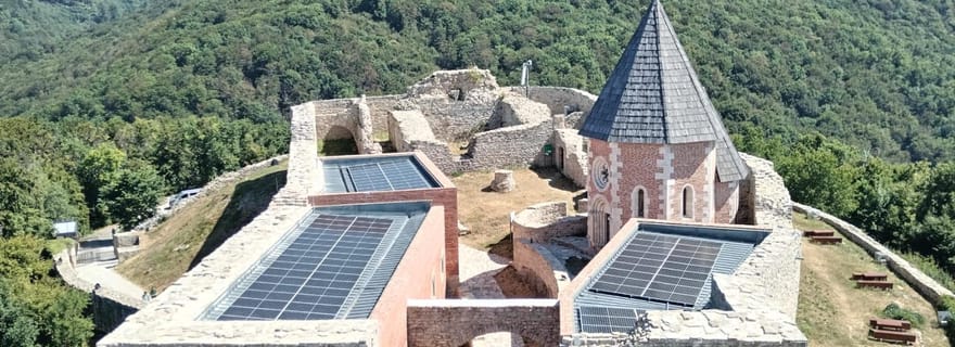 Zagreb : cimetière Mirogoj et château de Medvedgrad
