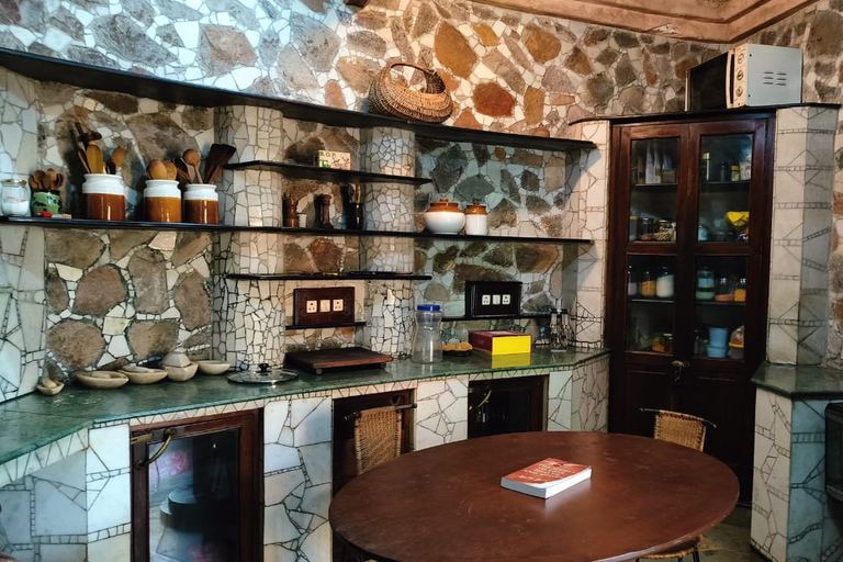 Delhi: Hidden-Gem Nature Oasis & Mudhouse Visit with Lunch