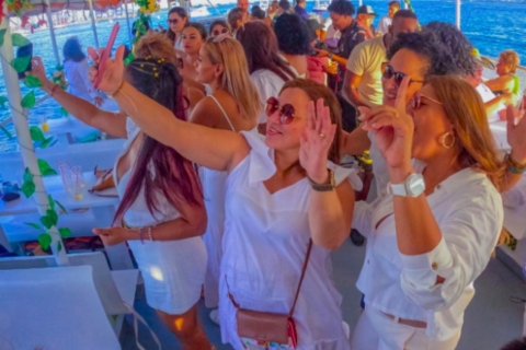 Cartagena de Indias : Croisière au coucher du soleil Open Bar avec spectacle de danse