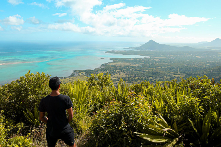 Chamarel: Wędrówka o zachodzie słońcaChamarel: Wędrówka górska o zachodzie lub wschodzie słońca