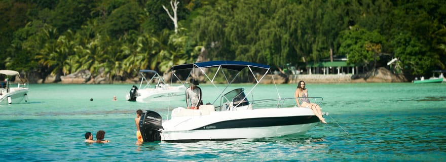 Location de bateaux privés sur l'île de Mahé ~ Capitaine de votre propre aventure