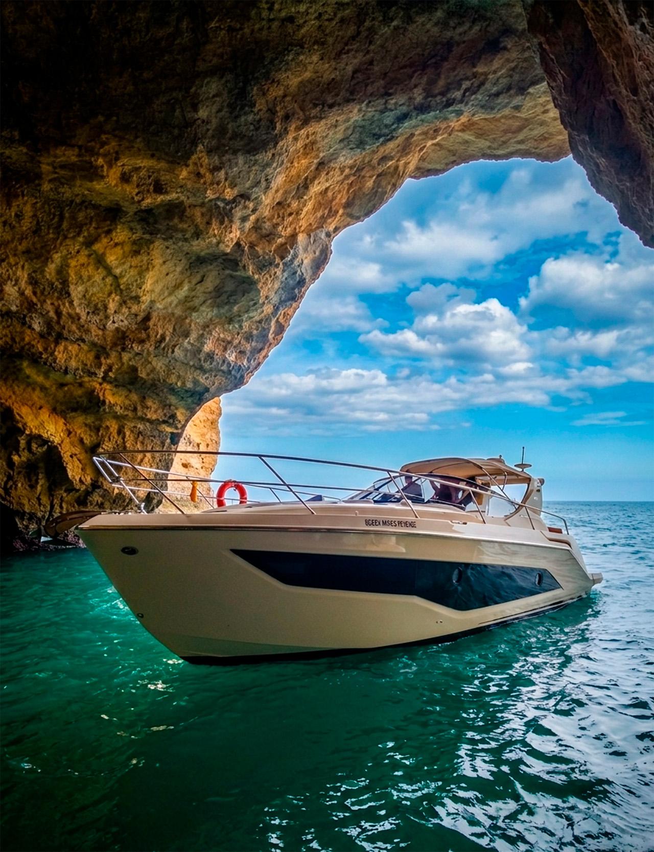 Yacht-Privattour zur Höhle von Benagil und zum Marinha-Strand