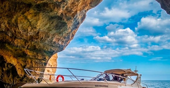 Private Yacht Cruise to the Benagil Caves & Marinha Beach