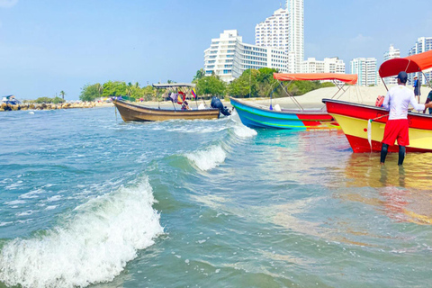 Tierra Bomba: Day trip + Lunch + Transport from Cartagena