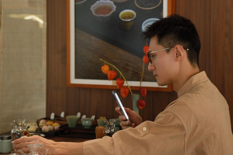 Hangzhou: Tea Culture Masterclass with Hands-on Workshop