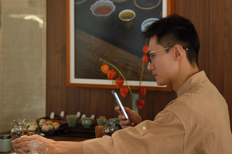 Hangzhou: Tea Culture Masterclass with Hands-on Workshop