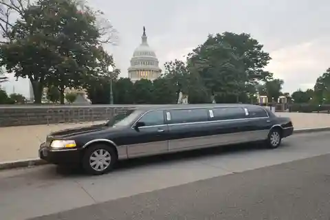 Washington DC: City Sightseeing Private Limousine Tour