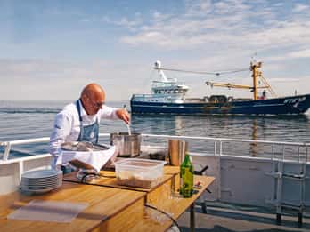 Sylt: Shell safari with boat | incl. Mussel tasting & 1 glass of wine