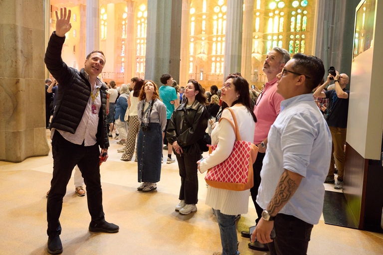 Barcelona: Sagrada Familia Skip-the-Line Guided Tour