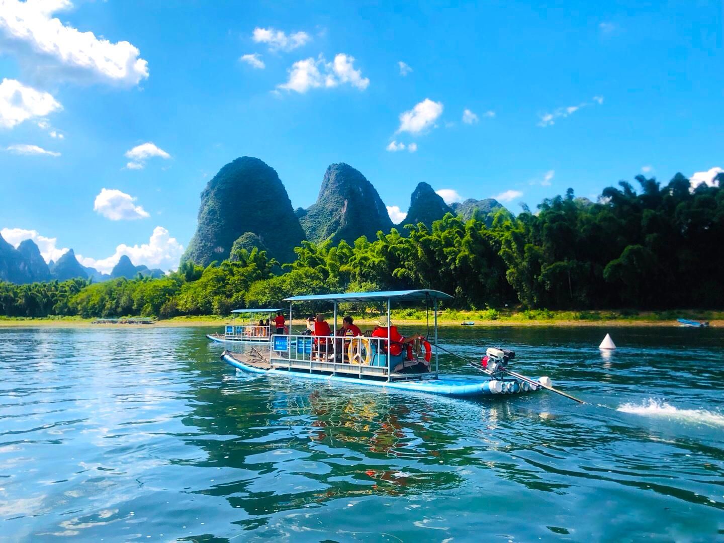 Von Guilin nach Yangshuo: Bambus-Rafting auf dem Fluss Li & Kultur