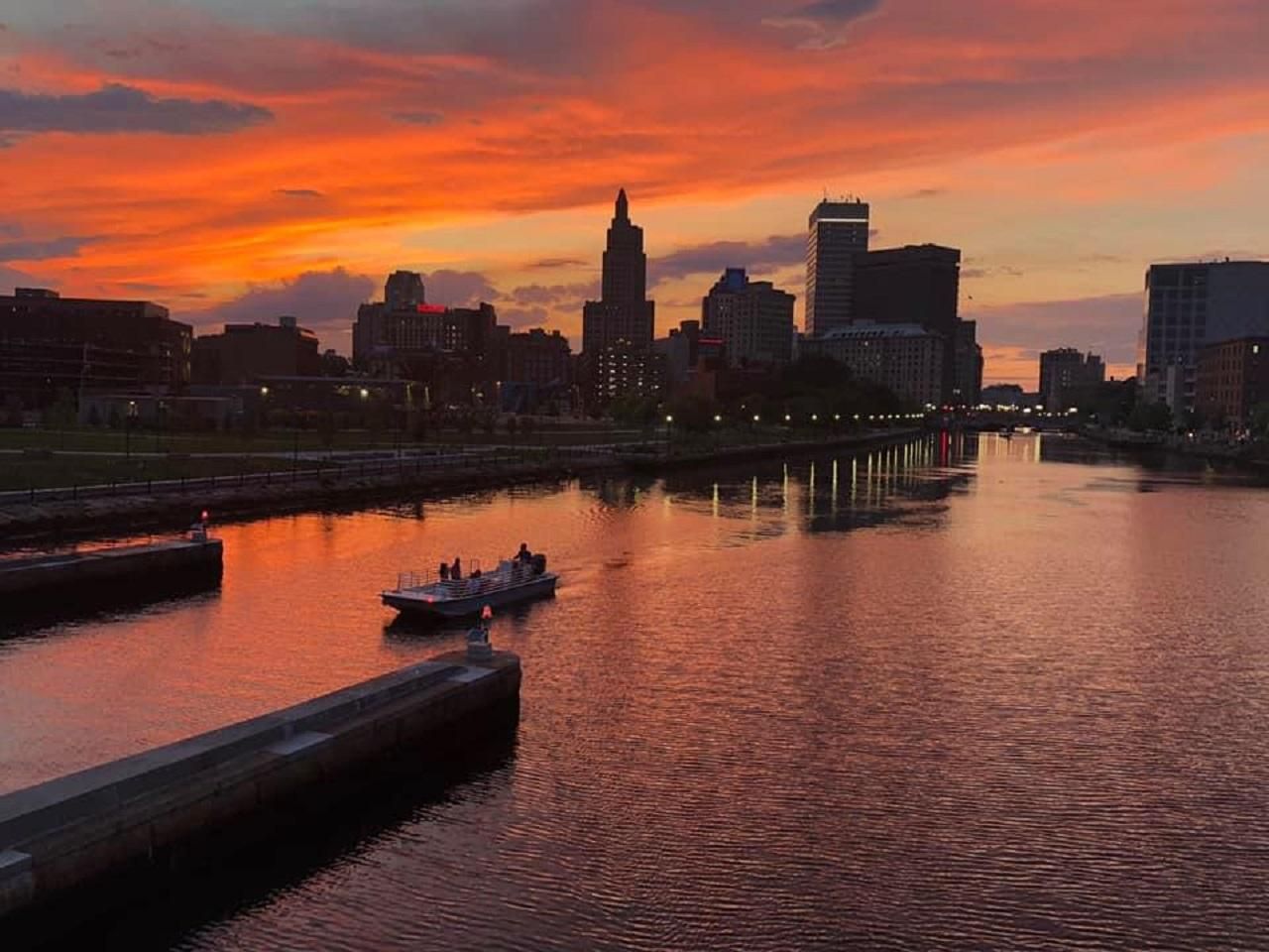 Schatten der Vergangenheit: Geistertouren auf dem Wasser in Providence