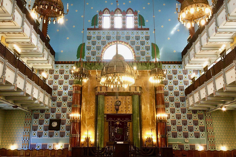 Jewish Heritage Walk: Synagogues, Shoes, Secrets Visiting Shoes by the Danube Memorial