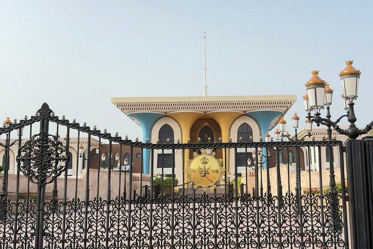 Muscat Full-Day Sharing Experience with Omani Coffee & Bread