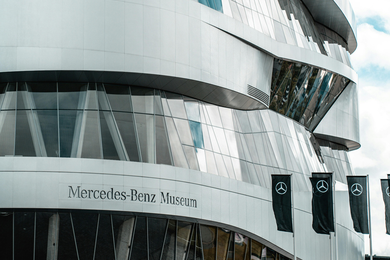 Stuttgart: Mercedes-Benz Museum Guided Tour
