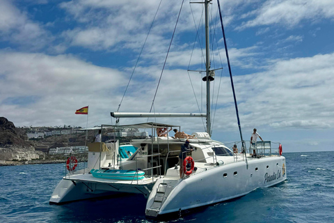 Gran Canaria: Catamaran trip with drinks, lunch, and snorkeling Gran Canaria Private Catamaran Excursion with Drinks, Lunch, and Snorkeling