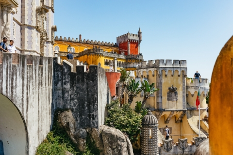 Lizbona: pałac Pena, Sintra, Cabo da Roca i CascaisWycieczka 2-języczna bez biletu do pałacu Pena