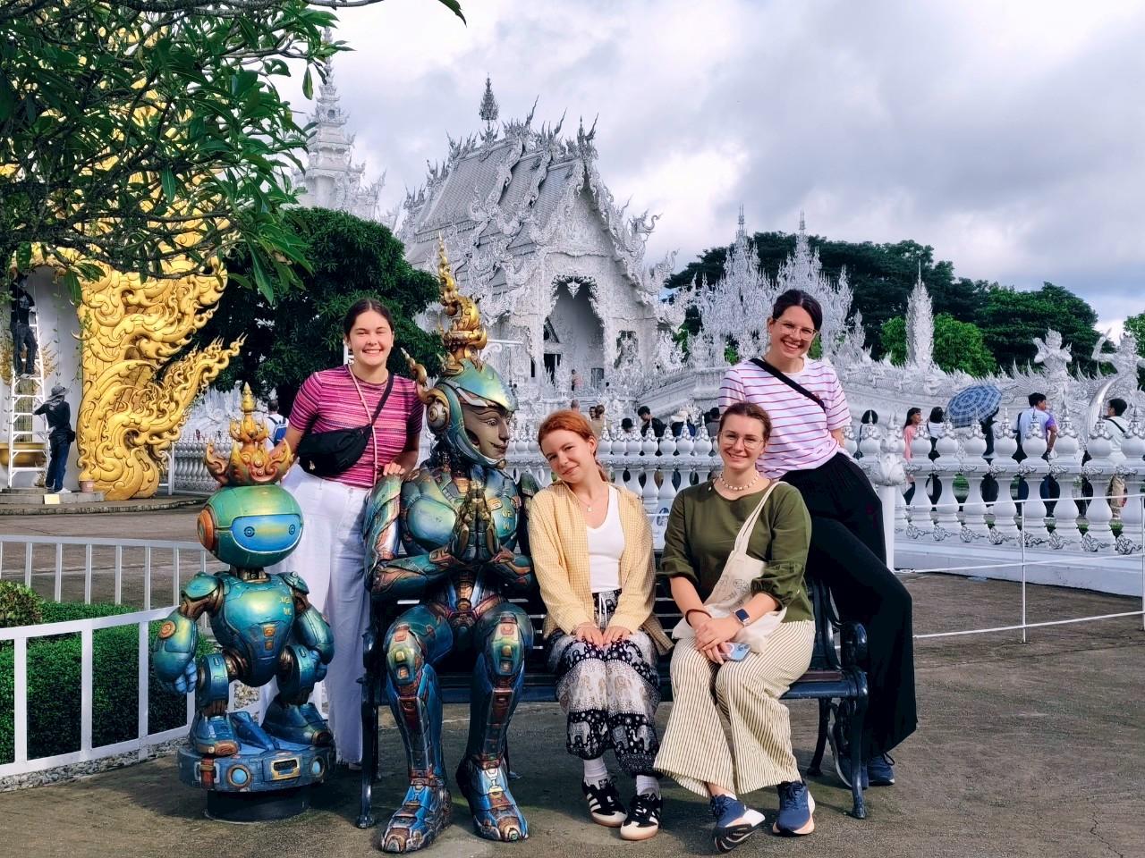 Chiang Rai: 7 Wunder an einem Tag! (Tickets & Mittagessen inklusive)