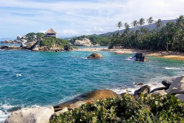 SANTAMARTA: TOUR Cabo San Juan Del Guia Derde sector van de Tayrona PNN.SANTAMARTA: TOUR Cabo San Juan Del Guia Derde Sector Van Tayrona Nationaal Park.