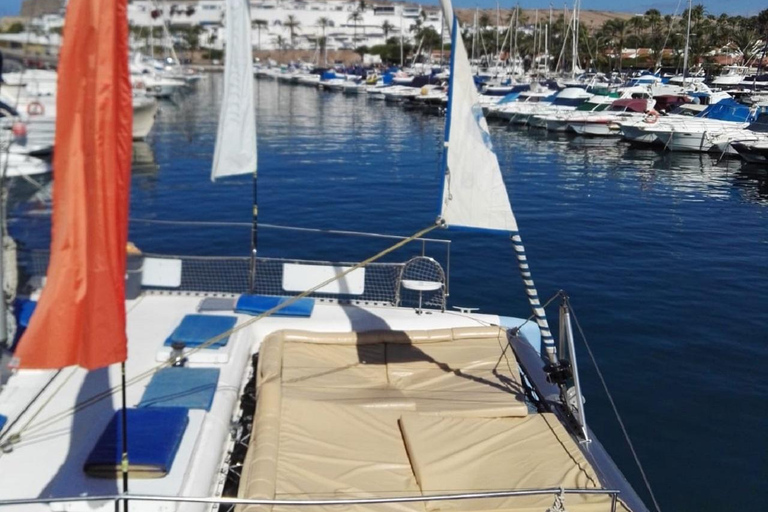 Gran Canaria: Catamaran trip with drinks, lunch, and snorkeling Gran Canaria Private Catamaran Excursion with Drinks, Lunch, and Snorkeling