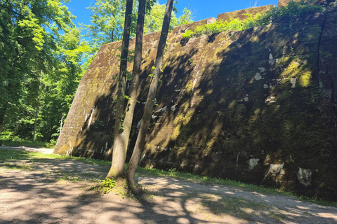 From Tricity: Wolfschanze luxury sedan Tour with Pickup
