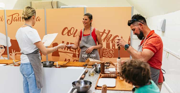 Budapest: Hungarian Chimney Cake Workshop in the City Center photo 6