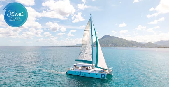 Ile aux Benitiers: Shared Full-Day Catamaran Cruise & Lunch
