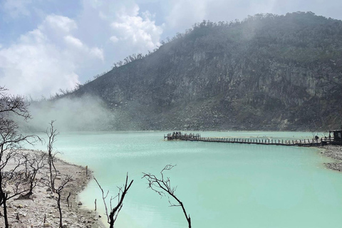 Jakarta : Volcano, Suspension Bridge and Hot Spring