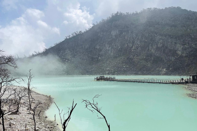 Jakarta : Volcano, Suspension Bridge and Hot Spring