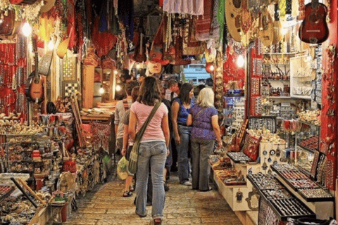 Mumbai: Authentic Shopping Experience with Local Guide Mumbai Half Day Shopping Tour Guide with Car