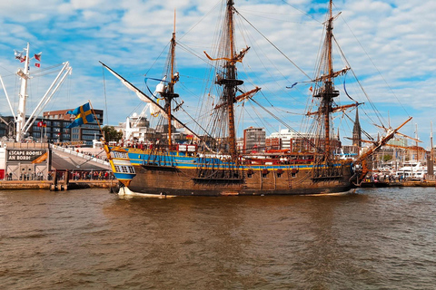 Gothenburg: Guided Walking Tour in Ukrainian