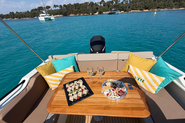3-Hour Private Boat Cruise: Cap d'Antibes, Théoule, and Lérins Islands
