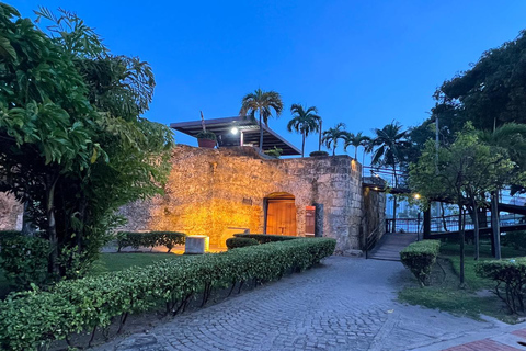 Passeio de bicicleta ao pôr do sol com visita à baía de Cartagena e GetsemaníPasseio de bicicleta ao pôr do sol com visita à Baía de Cartagena e Getsemaní