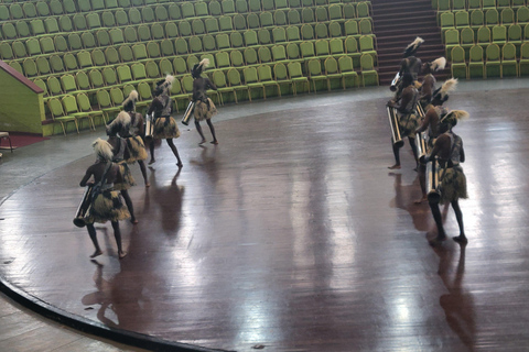 Giraffe Center, Blixen Museum, & Traditional Dance Show Tour