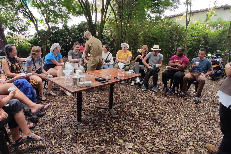 Medellín: Coffee Farm Tour with Tasting Experience