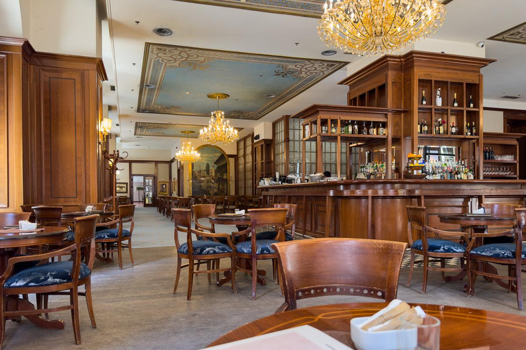 Sarajevo: Bosnian Coffee Culture Walking Tour with Sweets