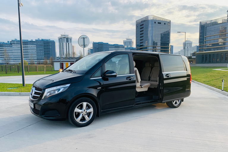 Traslado al aeropuerto privado Mercedes Benz de Riga