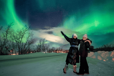 Tromsø: Small-Group Aurora Tour with Free Photos (8 Hours)