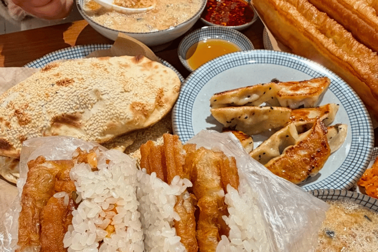 Hangzhou Breakfast Walk: Eat Like a Local in the City Center
