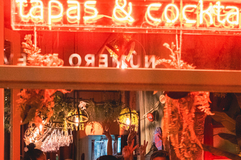 Barcelona: Private Cocktail-Making Class with Tapas