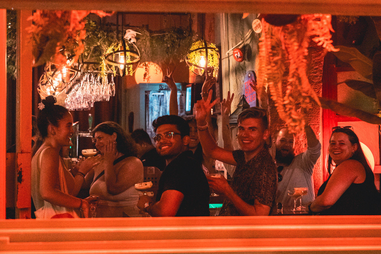 Barcelona: Private Cocktail-Making Class with Tapas