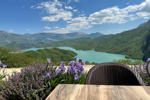 Tirana: Wandeltocht langs het Bovilla meer en de Gamti berg