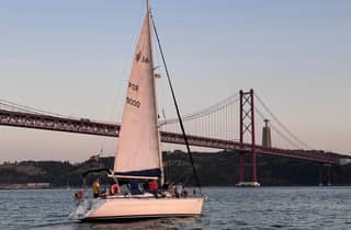 Lissabon: Tages- und Sonnenuntergangstour auf dem Tejo