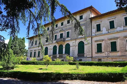 Chianti Rufina: Weintour in Schloss & historischer Villa