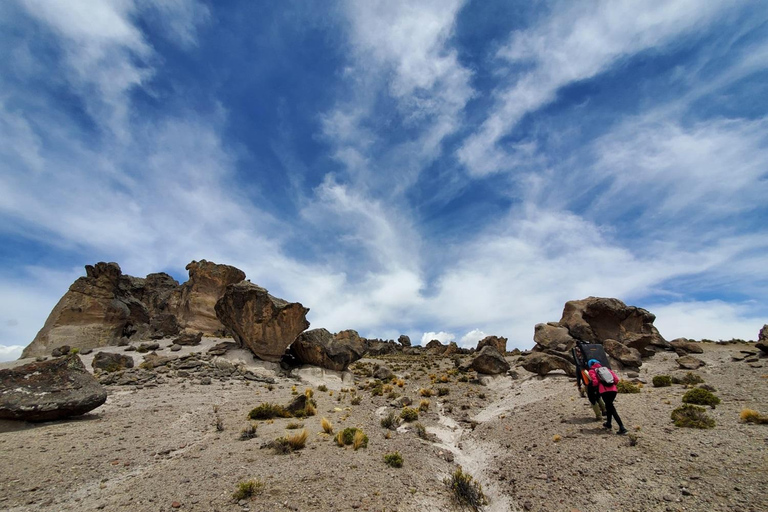 Arequipa: Pillones waterval en Imata stenen bos