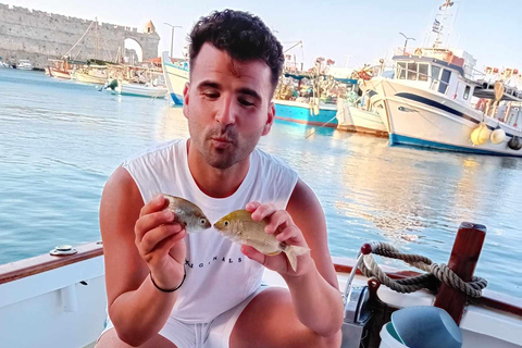 Rhodes : Excursion de pêche avec barbecue et baignade