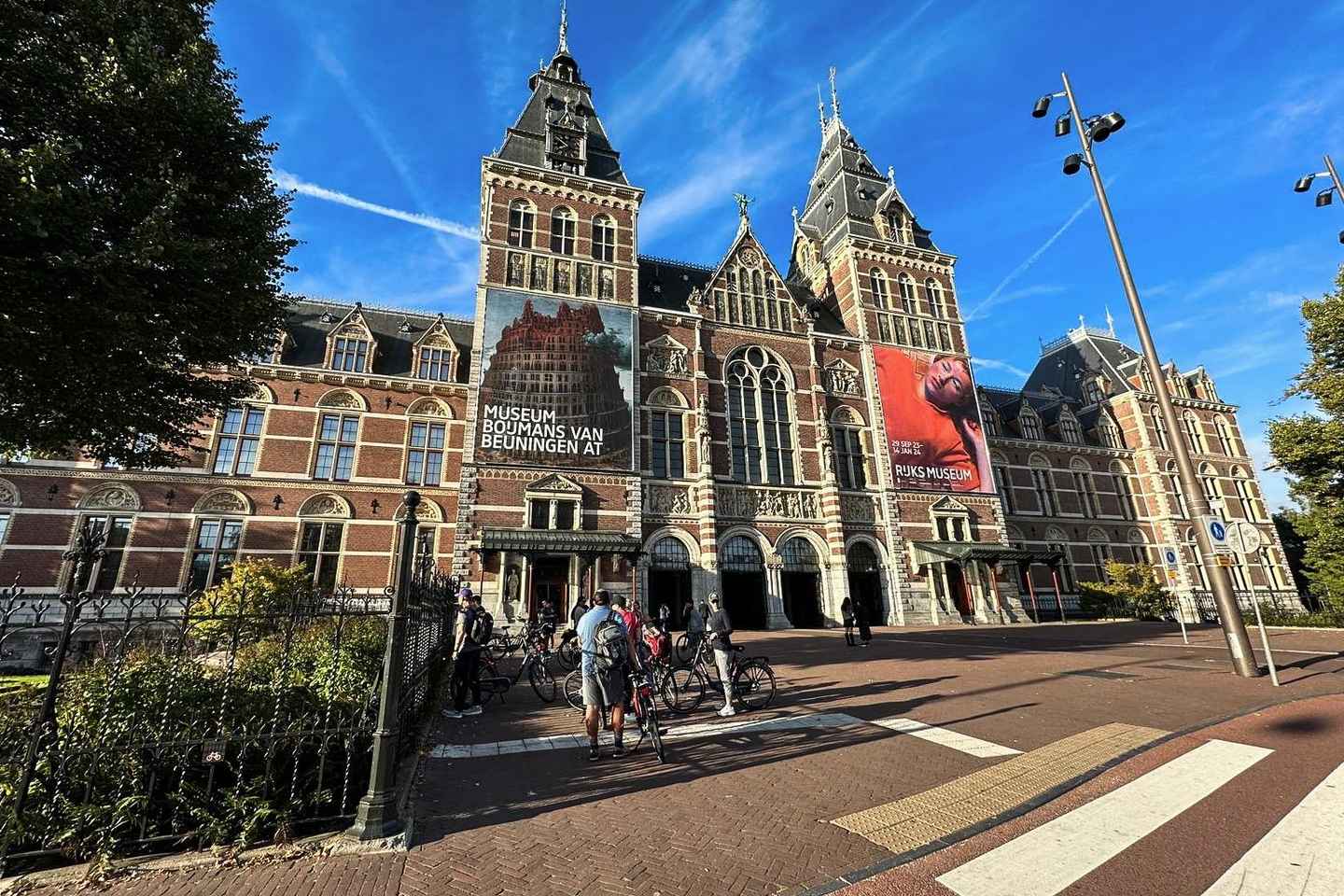 Amsterdam: Mike's E-bike City Highlights Tour
