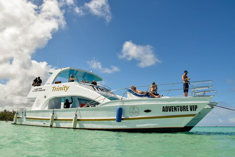 Bateau de fête à Punta Cana : Open Bar, plongée en apnée, divertissement