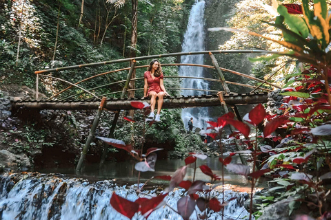 Munduk Waterfall Guided Trekking with Local Guide MEET AT MEETING POINT
